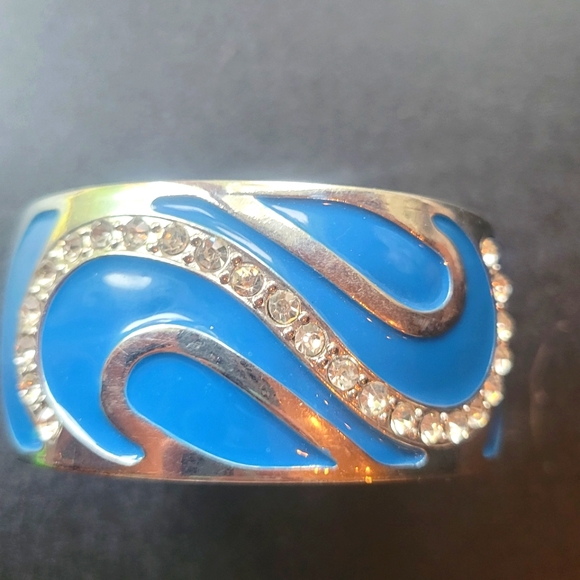 Premier designs blue enamel cuff bracelet - Picture 3 of 6